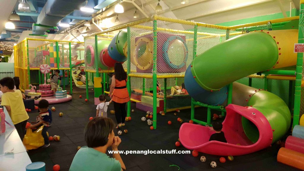 Cartoon World Gurney Paragon Indoor Playground
