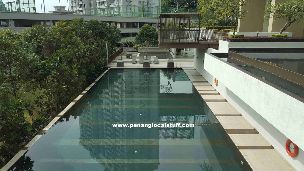 Platino Condominium Swimming Pool