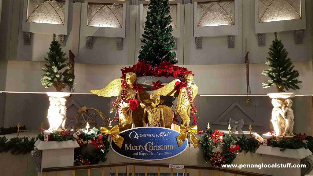 Queensbay Mall Christmas Decorations Golden Statues