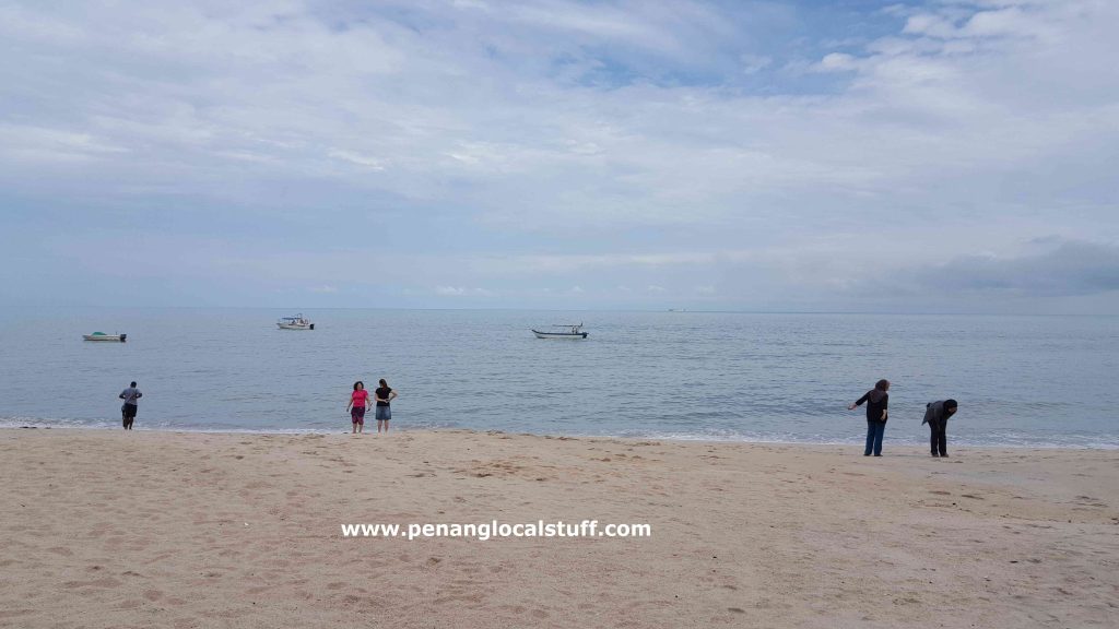 Shangri-La's Rasa Sayang Resort Beach Area