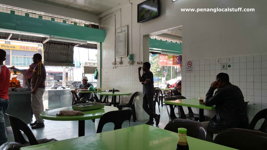 Restoran Deen Dining Area