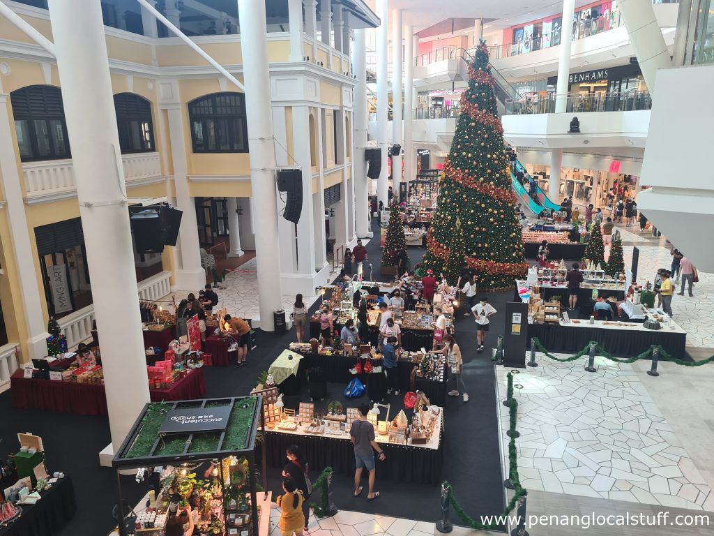 Christmas Day At Gurney Paragon Mall