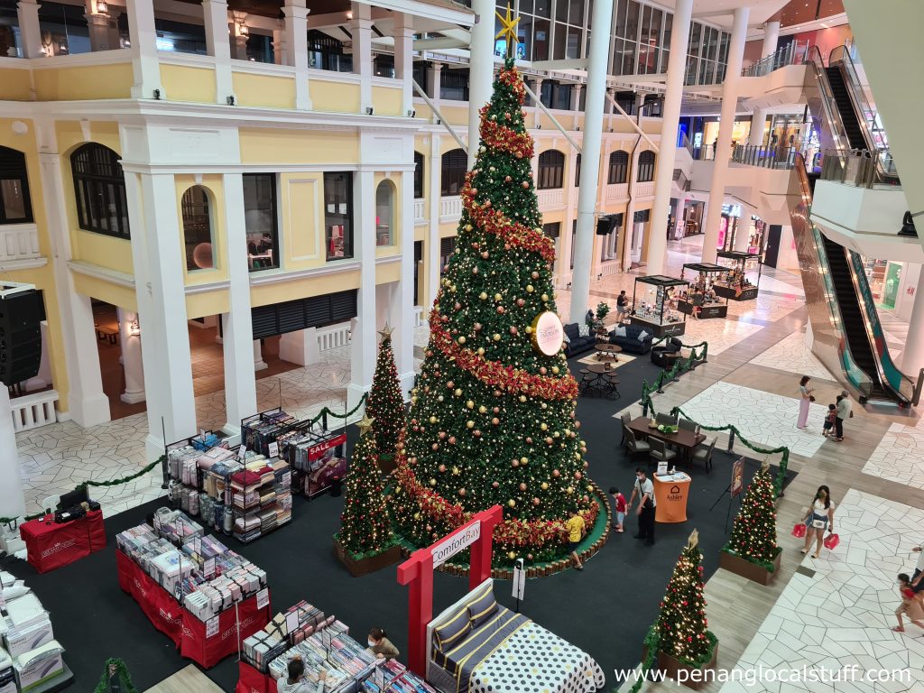 Gurney Paragon Mall Christmas Decorations
