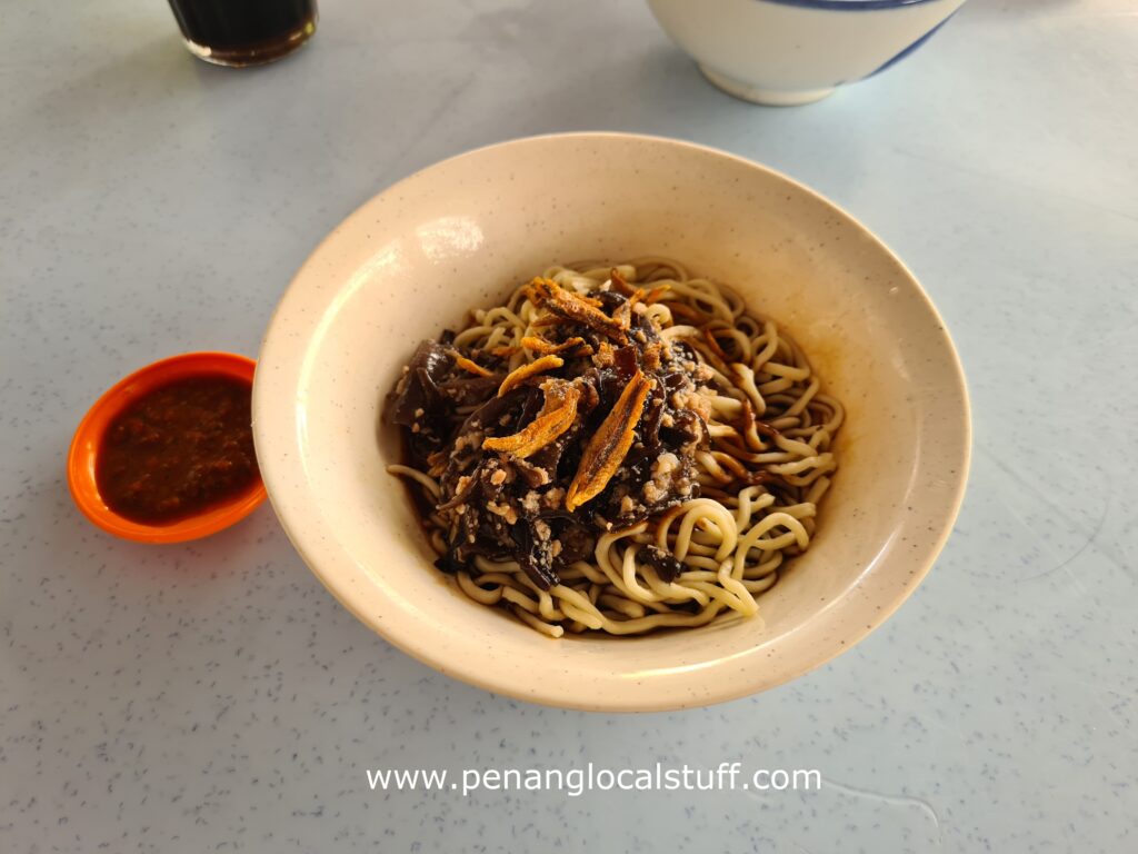 Weng Lee Restaurant Dry Pan Mee