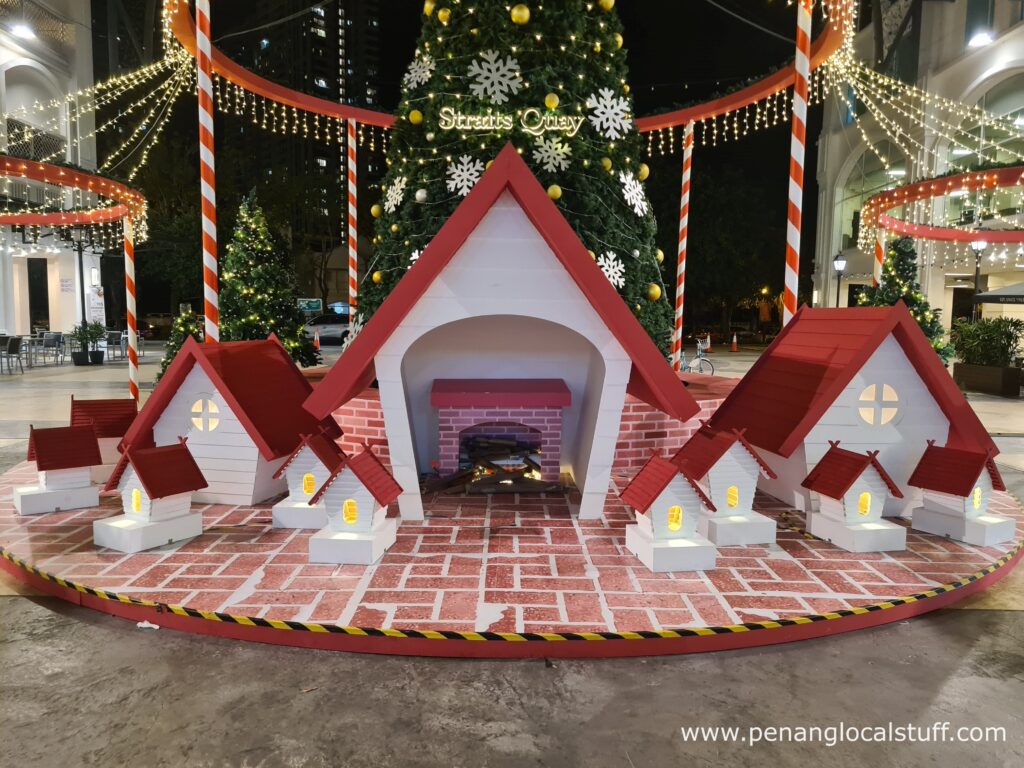 Straits Quay Christmas Decorations
